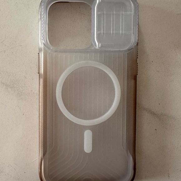 Tech21 FlexMax iPhone 14 Pro case with camera lens protector - Picture 4 of 10